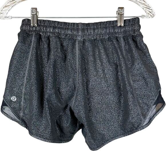 Lululemon Hotty Hot Short II Long 4" Luminosity Foil Print Black Silver Sz 6 EUC - Picture 2 of 9